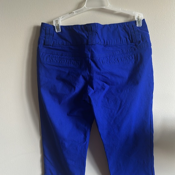 Stretchy capris - Picture 2 of 2